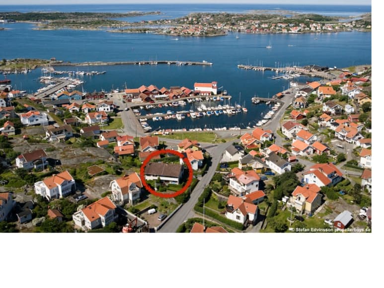 Skarviksvägen 15 i Bohus-björkö