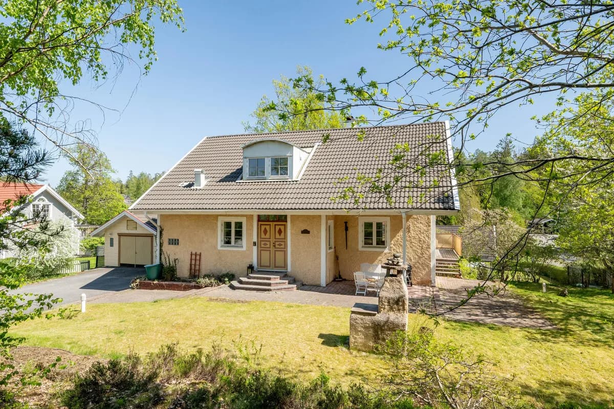 Komedivägen i Skogås