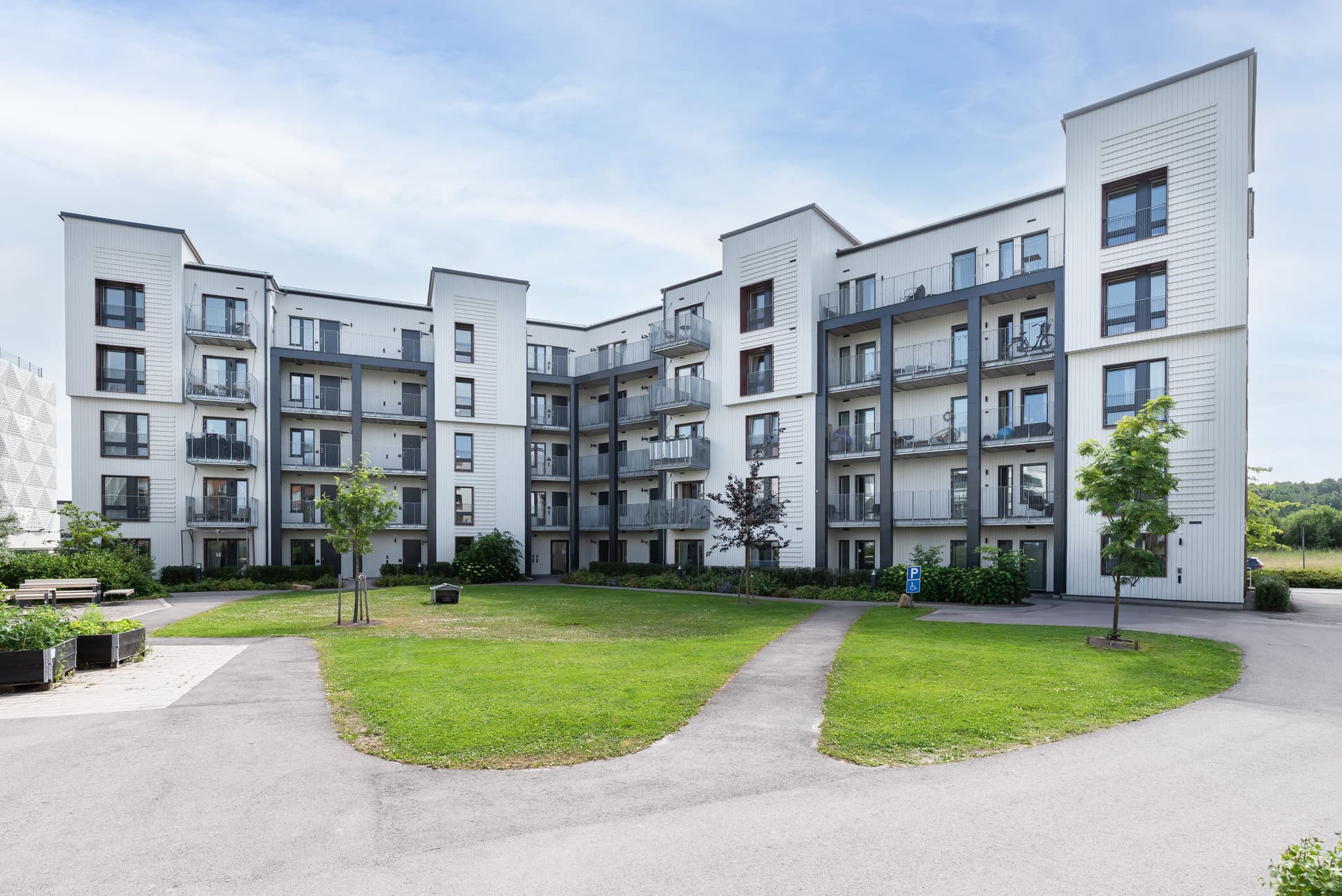 Karlsdalsallén 14B i Örebro