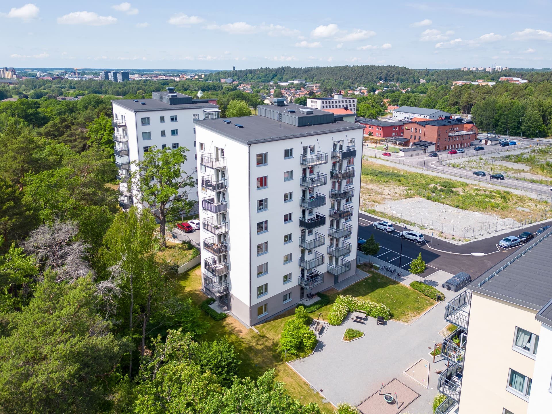Slipar Lasses gata 3 i Enköping