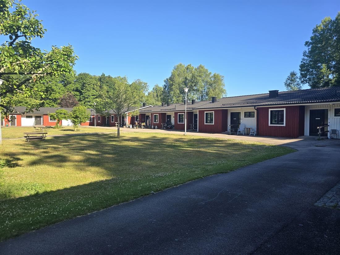Skogsvägen 1b i Långasjö