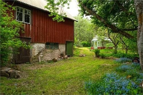 Svärdsjövägen i Åshammar