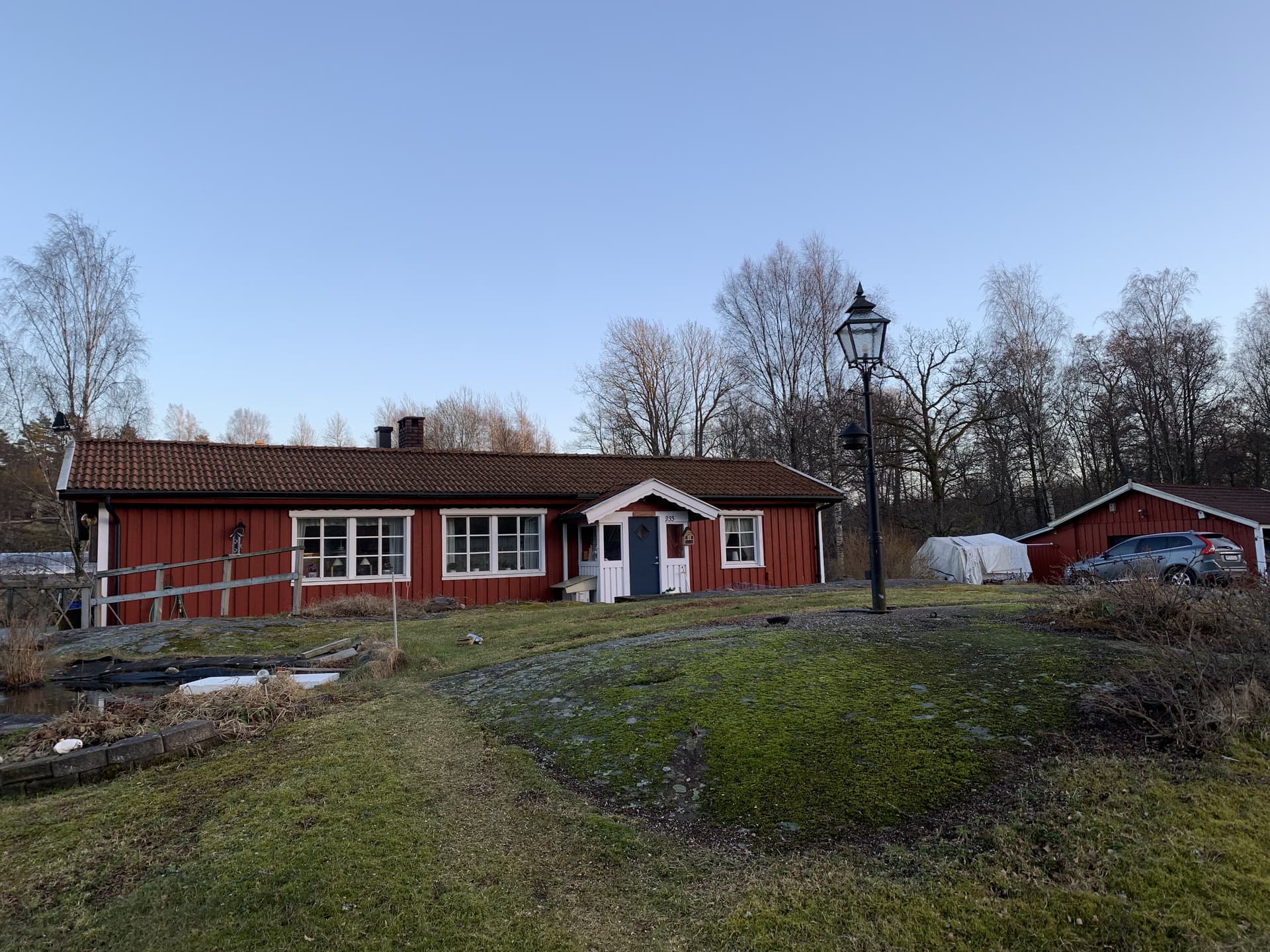 HUSGÄRDET i Stillingsön