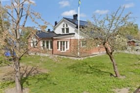 Reavägen 8 i Järfälla