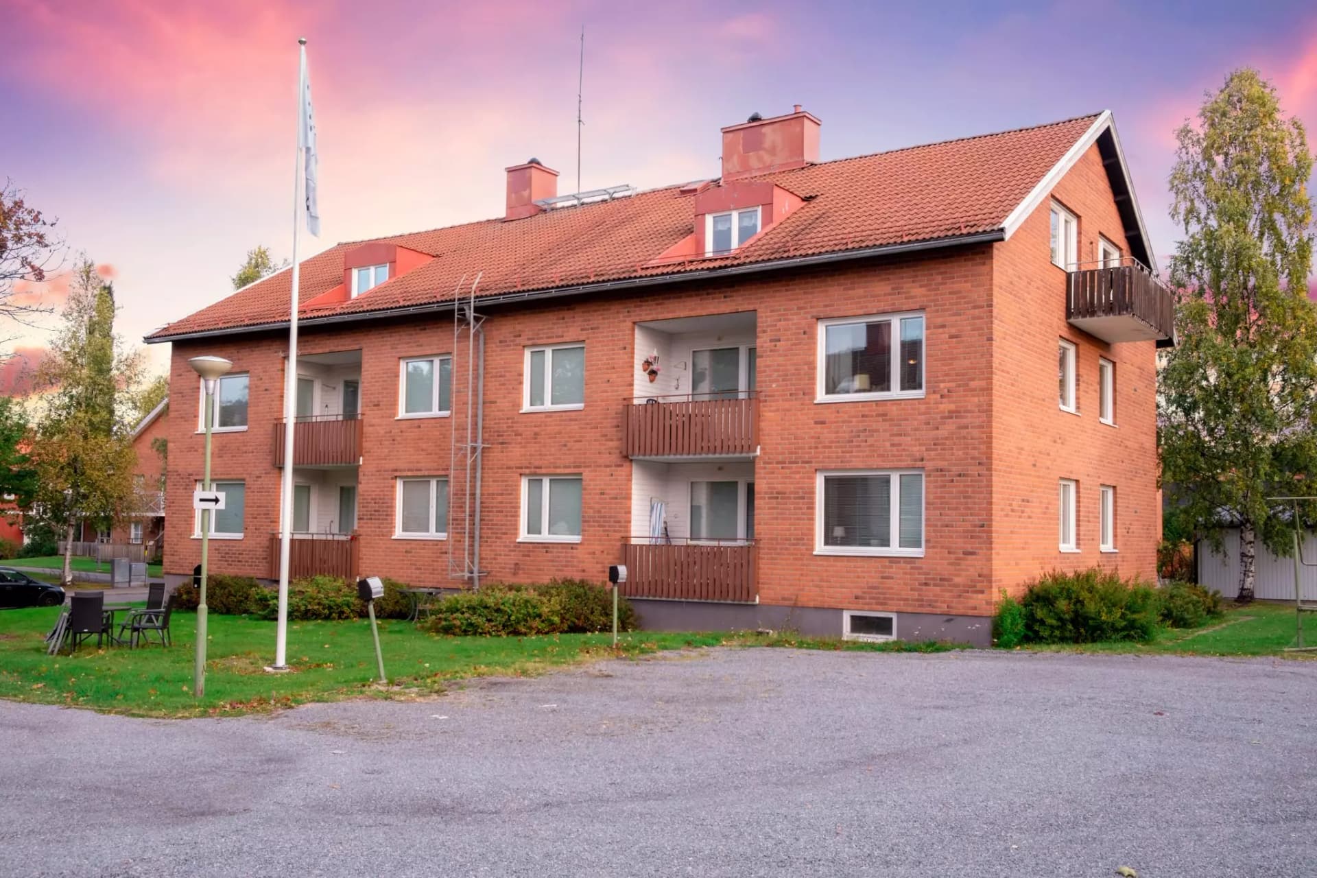 Odalgatan. Kokvrå och toalett i lägenhet. Dusch i källare. i Skellefteå
