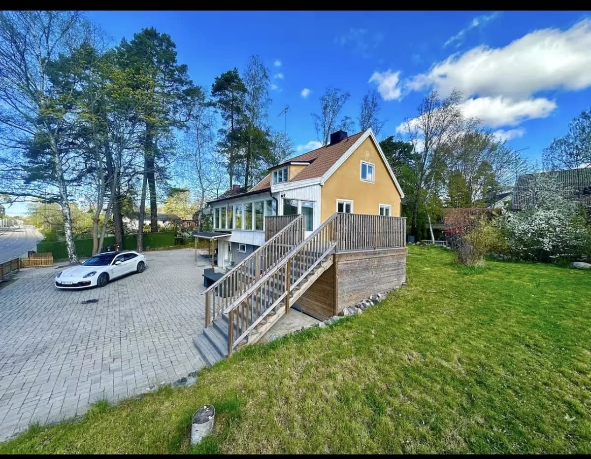 Edsviksvägen i Danderyd