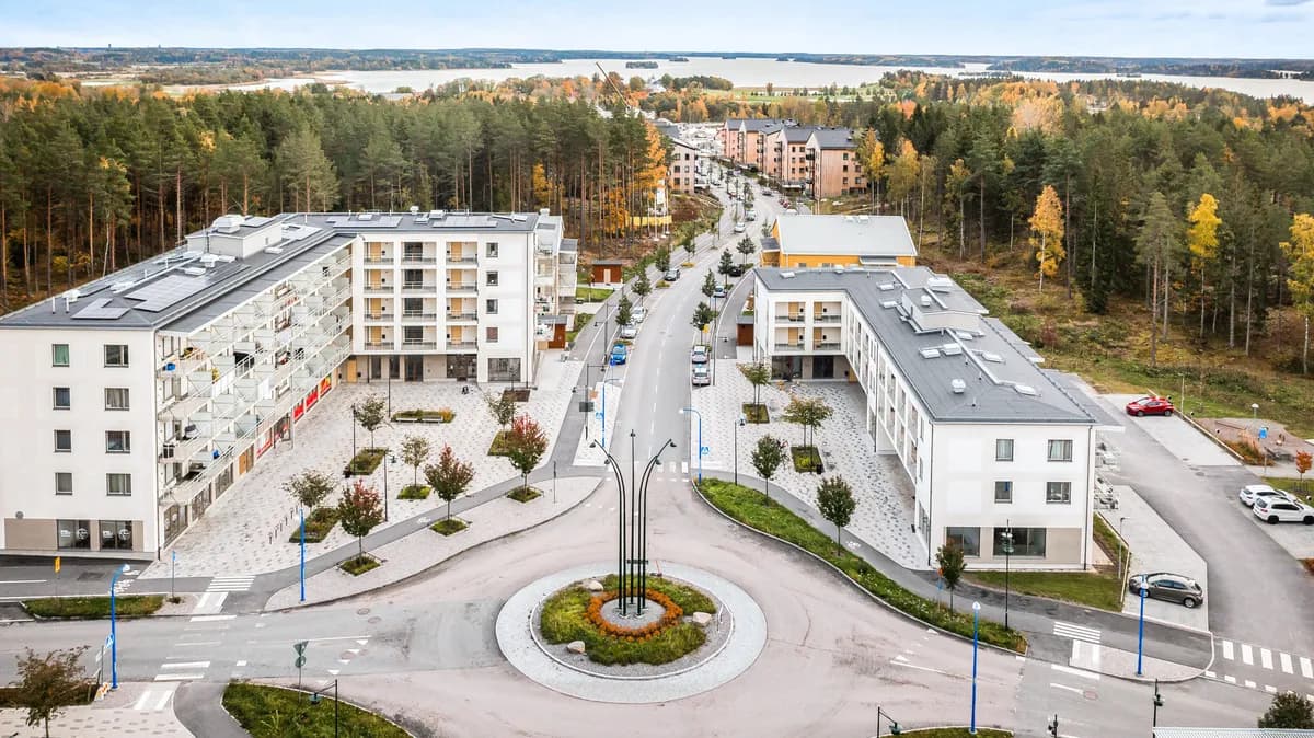 Rösaringvägen i Bro