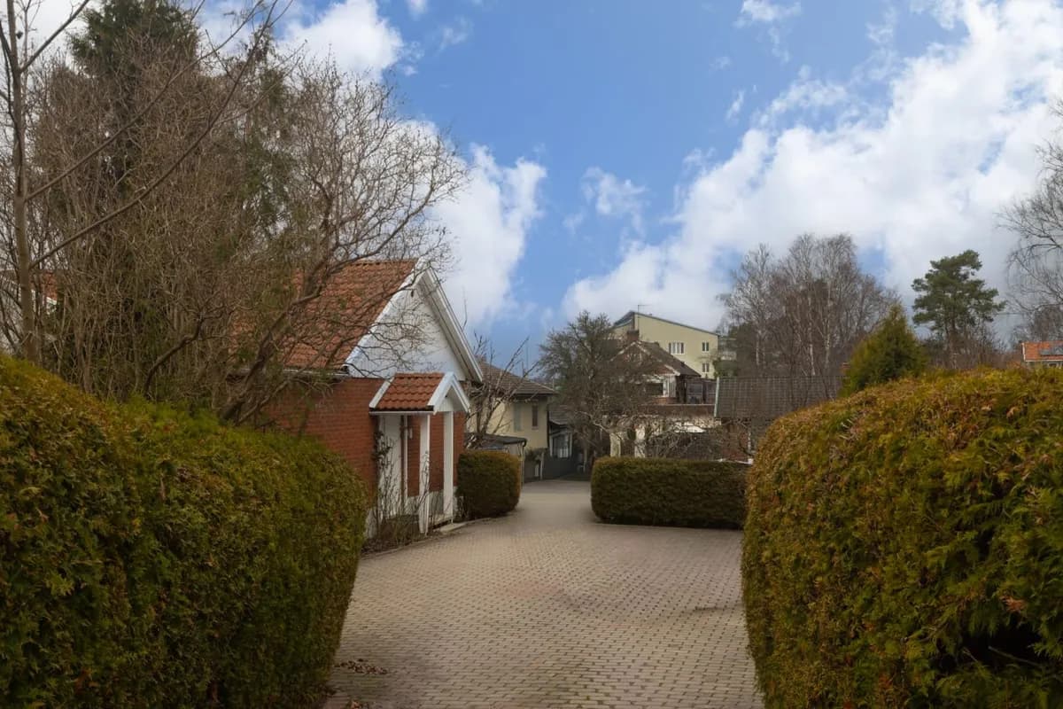 Fallskärmsvägen i Järfälla